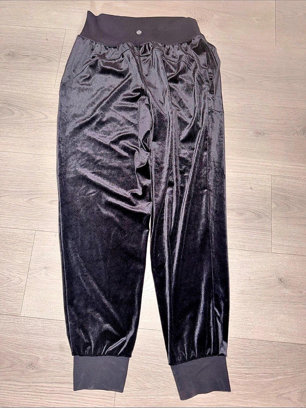 Athleta Salutation Velvet Jogger Black Jogger Pants Size Small